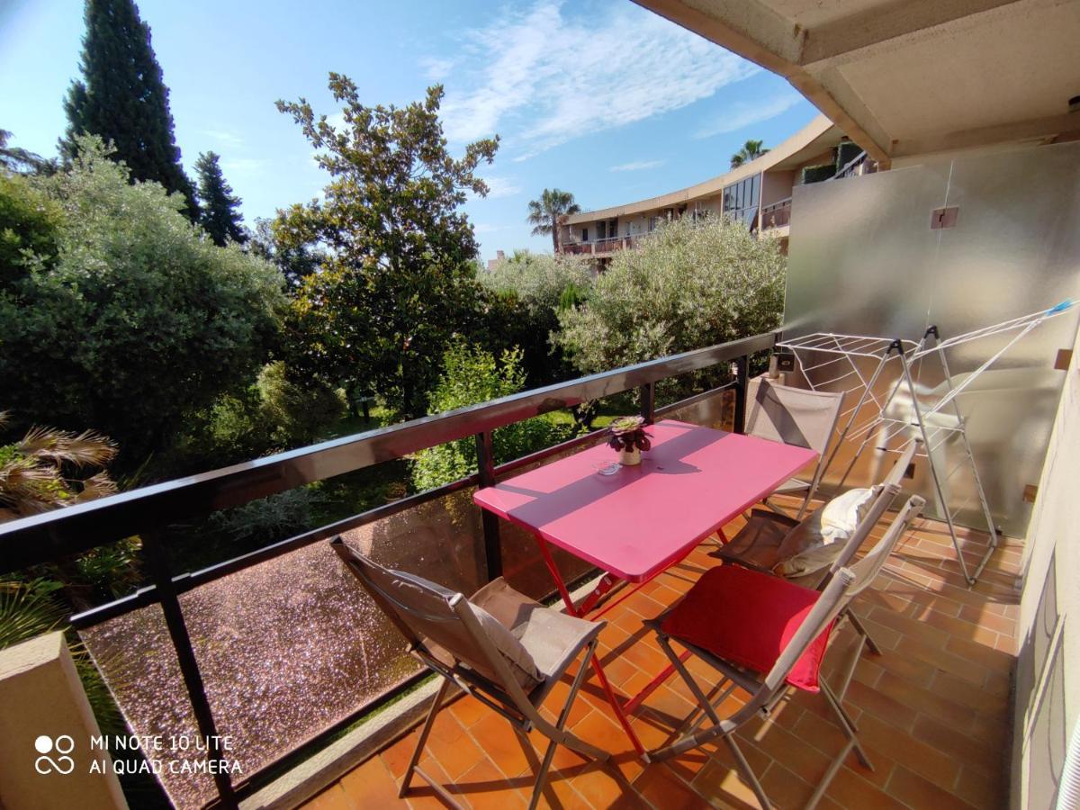 Appartement Les Palmiers Niza Exterior foto